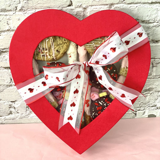 Valentines- Dessert- Heart- Box- by- Sweet- Traders