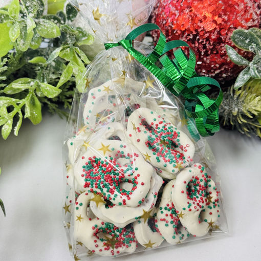 Bagged-White-Chocolate-Covered-Pretzels-with-red-and-green-sprinkles-and-bow